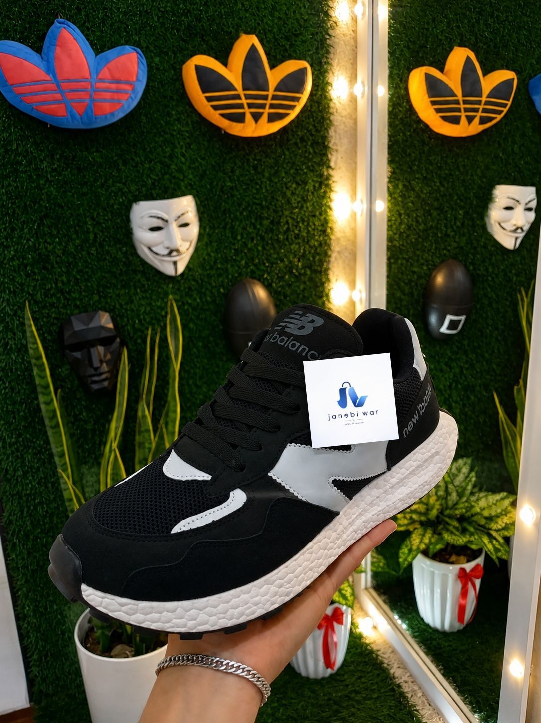 کتانی new balance مشکی