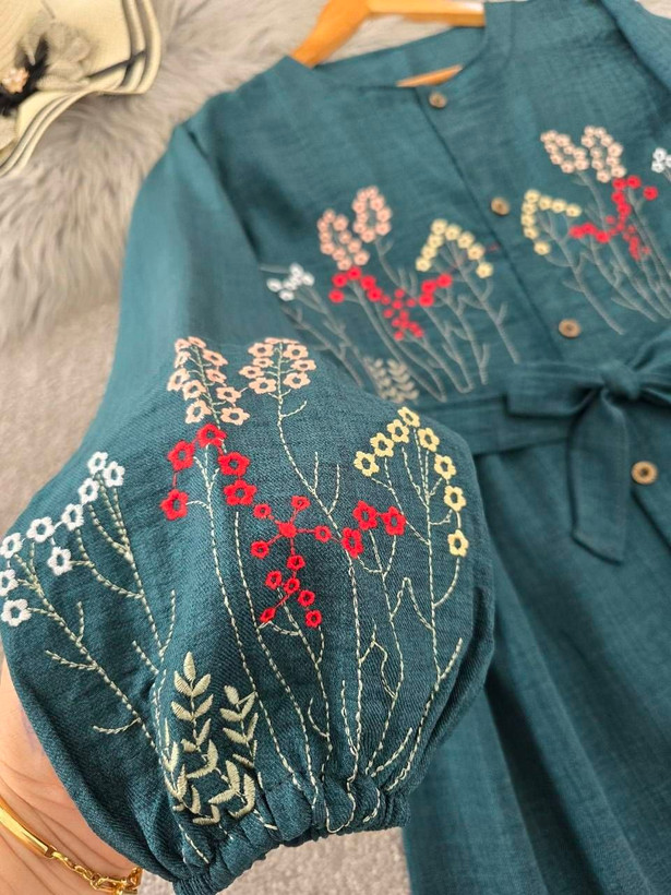 مانتو گلدوزی شده