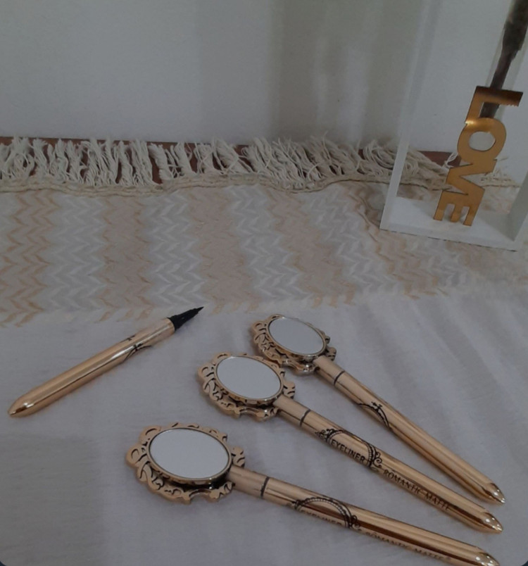 خط چشم اینه دار